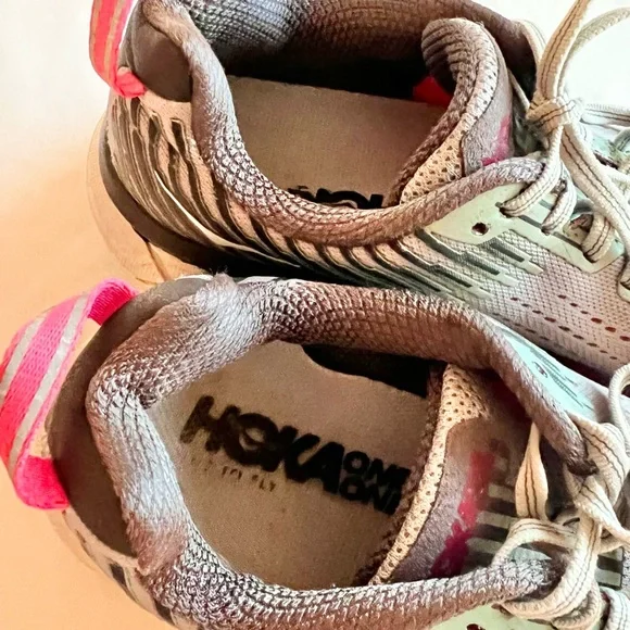 HOKA ONE ONE CLIFTON WOMEN’S Shoe size 7 - Picture 8 of 13